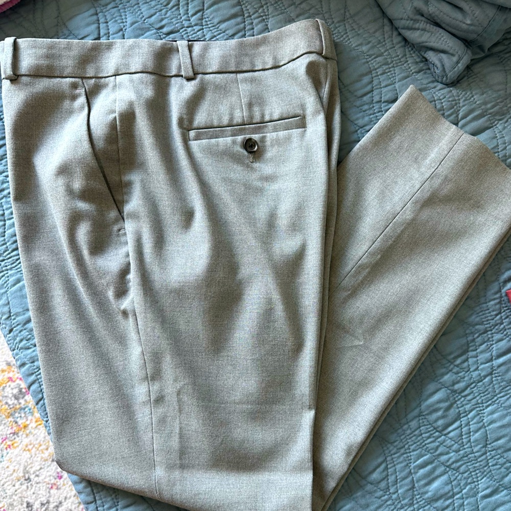 Banana Republic Avery Straight Pants, light gray.  like new!